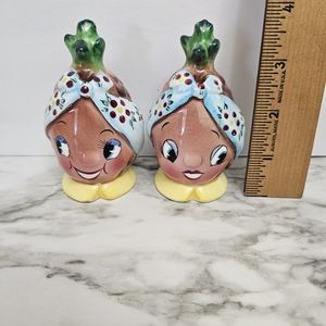Pineapple anthropomorphic salt and pepper shakers